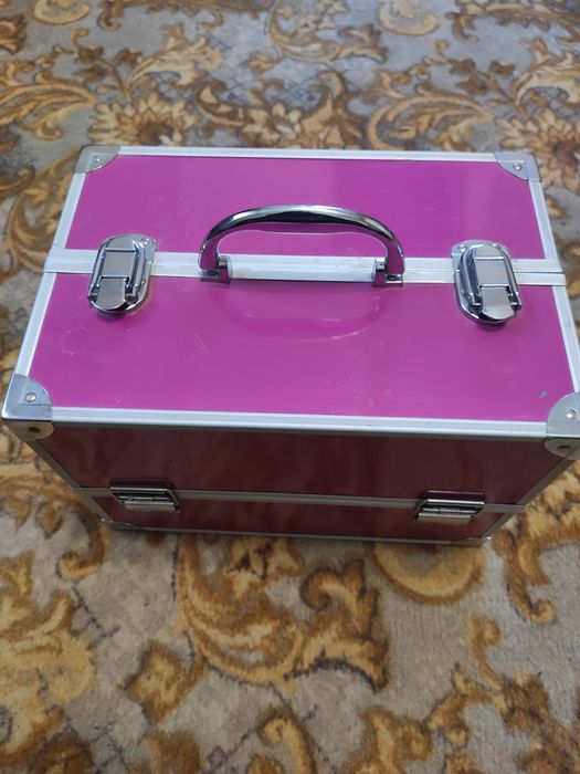 Віддам кейс для косметики