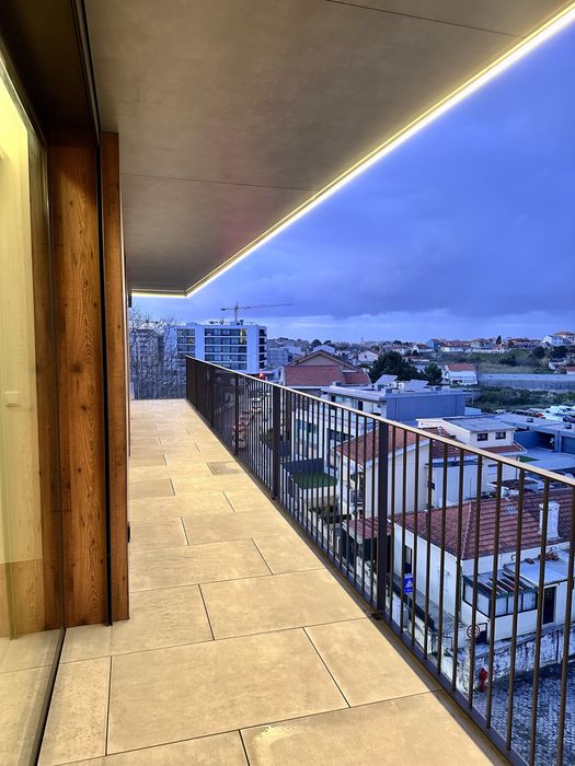 Exclusivo T2 Novo a Estrear | Condomínio Privado | Garagem Box para 2 Viaturas