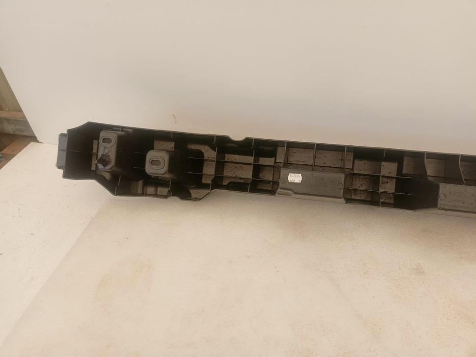 Dacia Duster III 3 24- belka zderzaka tył tylna absorber nowy