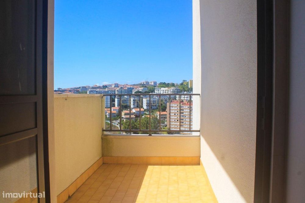 Apartamento T3 em Queluz, Sintra com Vista