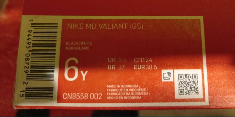 Buty Nike MD Valiant 6y 38,5 czarne
Długość wkładki 24 cm
Stan bardzo