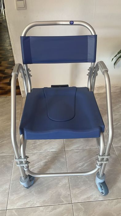Vendo cadeira sanitária