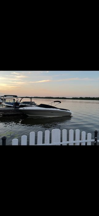 Łódź motorowa Sea ray 220 sun sport