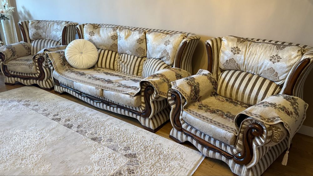 Мʼяка частина диван з кріслами