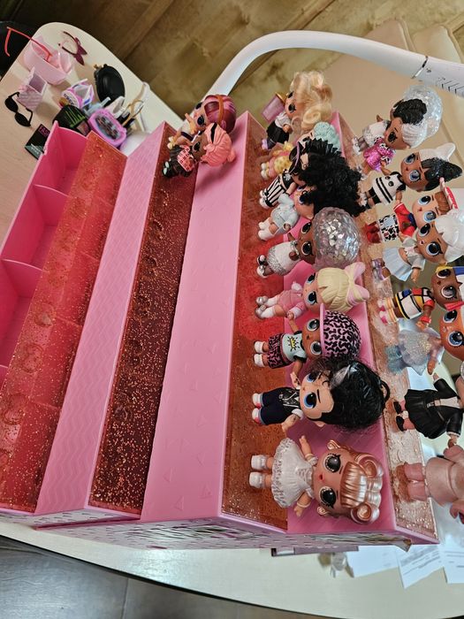 ‼️Продам ляльки  LOl  є 20штук ОРИГІНАЛЬНІ   і є будиночок подіумо