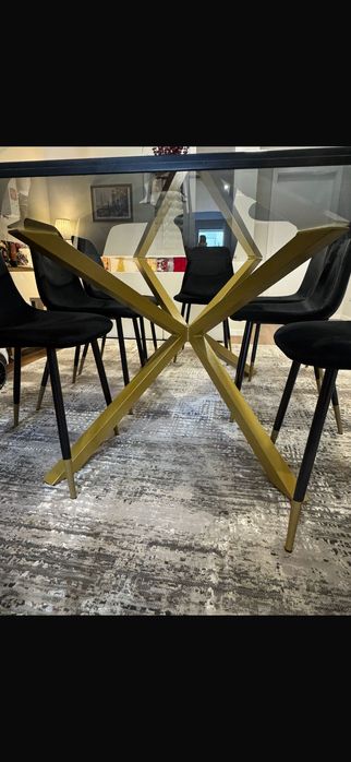 Mesa de jantar em vidro