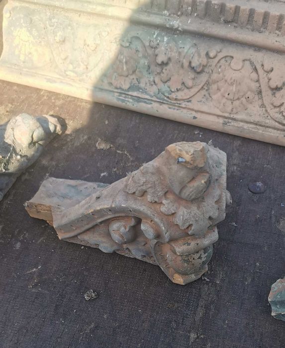Kafle Korona Gzyms Piecowe Ozdobne Dekoracyjne