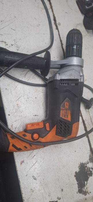 Продам дрель днипро м 1200вт