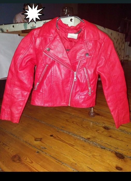 Czerwona ramoneska dla dziewczynki