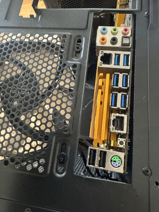 Продам материнську плату x99 з процесором i7 i xeon 2697v3