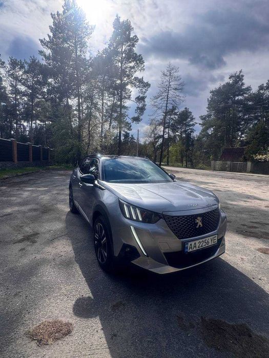 Peugeot e-2008 2021