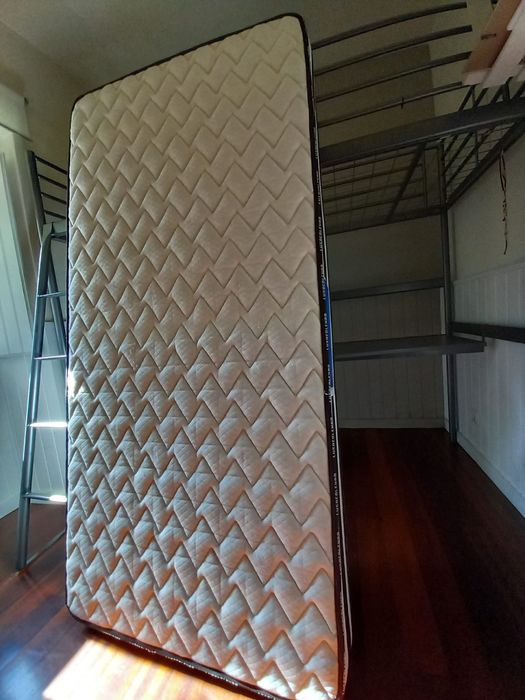 Cama( beliche) bom estado