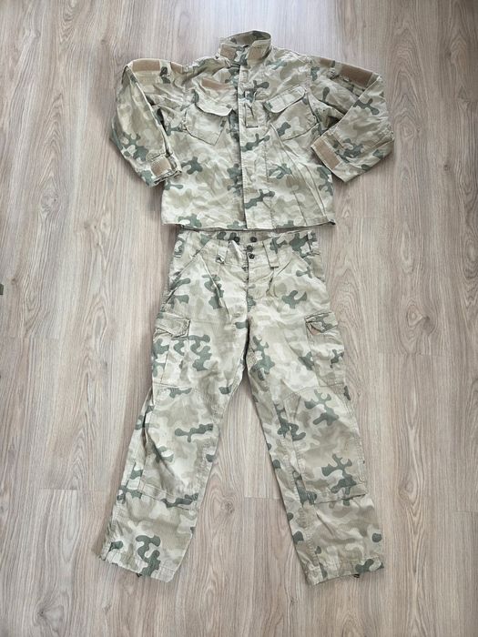 Mundur polowy tropikalny w kamuflażu pustynnym wz 2010 123 ut mon