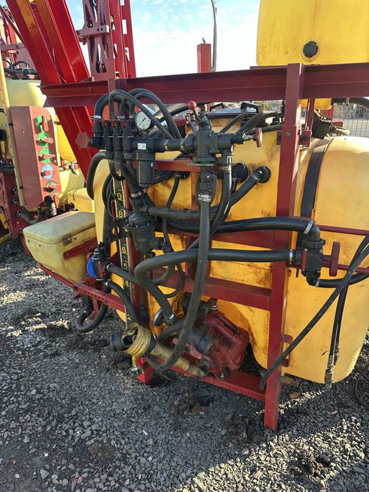 Оприскувач  Hardi 12 метрів 1000 літрів гідравлічний