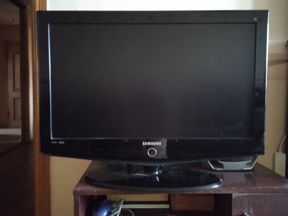 Телевизор Samsung 32' LCD