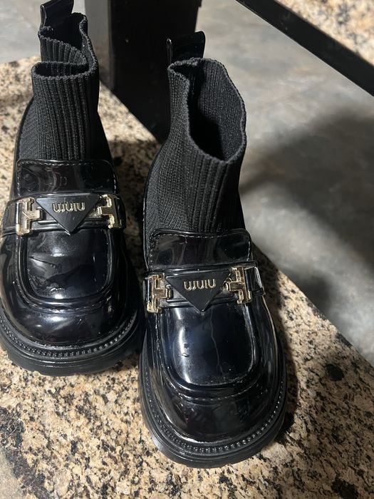 Туфлі , ботінки, лофери для дівчинки