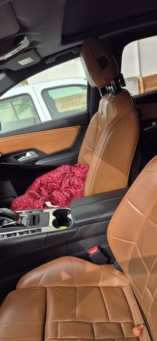 Vende se DS7  crossback E-Tense Opera 4x4 300 CV