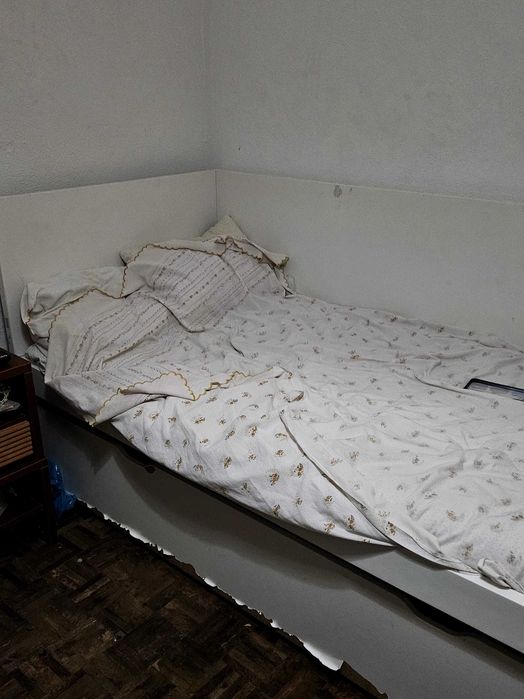 2 Camas + Guarda-vestidos + Móvel TV | Conjunto 750 € (Negociável)