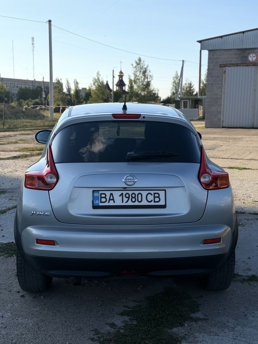 NISSAN JUKE 2011 року