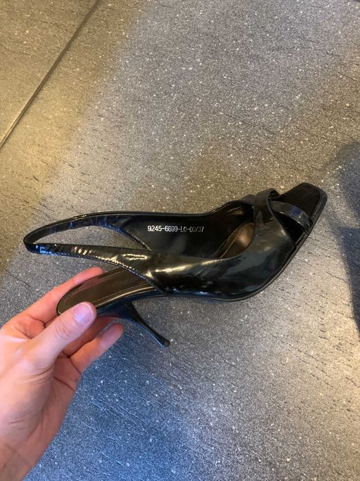 Czółenka Kazar rozmiar 37 / Czarne czółenka / Buty Kazar