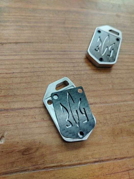 Брелок ЗСУ карбон