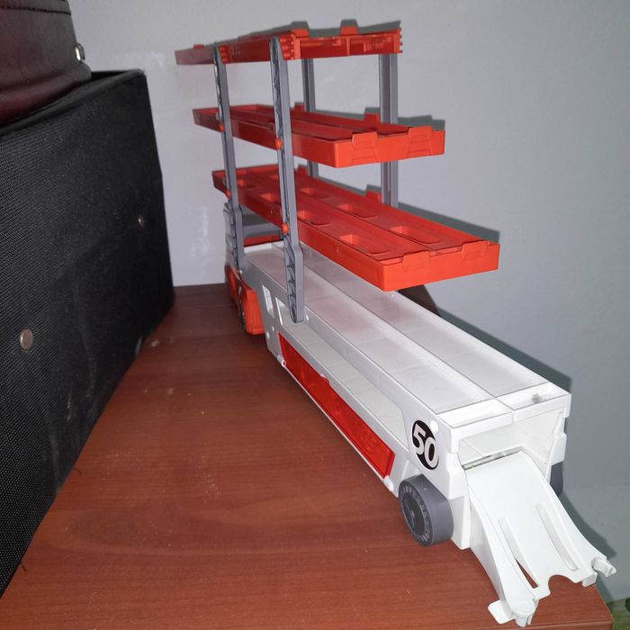 Camião de transporte de carrinhos - da HotWheels
