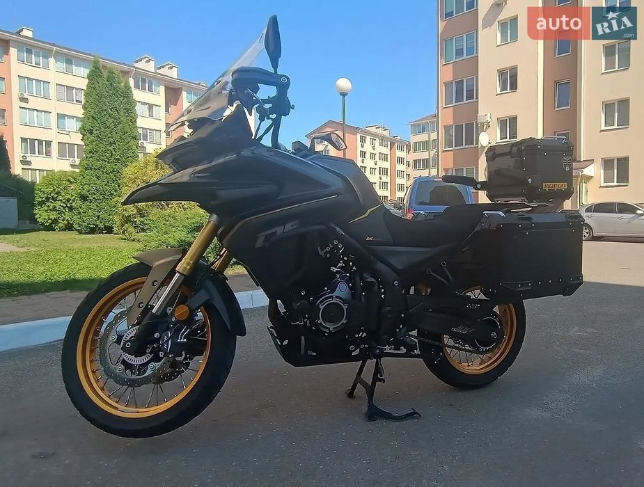 Voge DS525X Black Knight