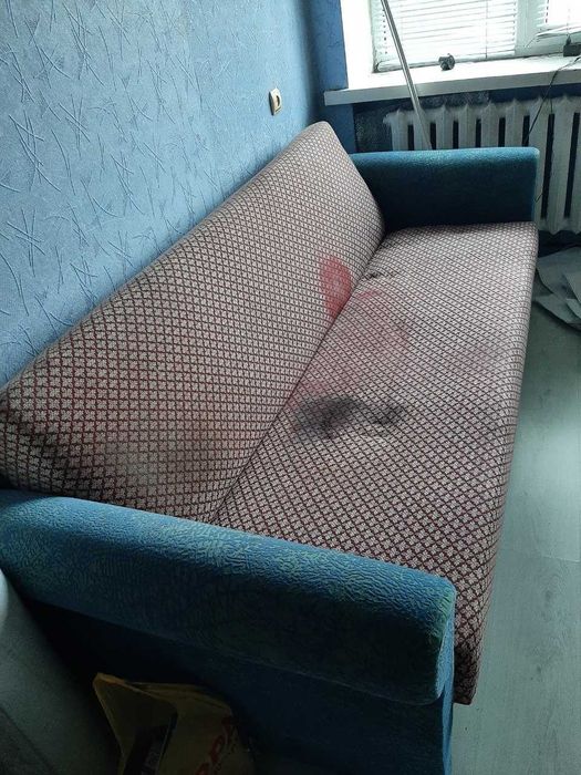 Добротний великий розкладний диван