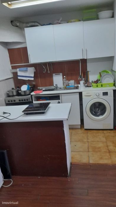 Arrenda-se Anexo em Fernão Ferro