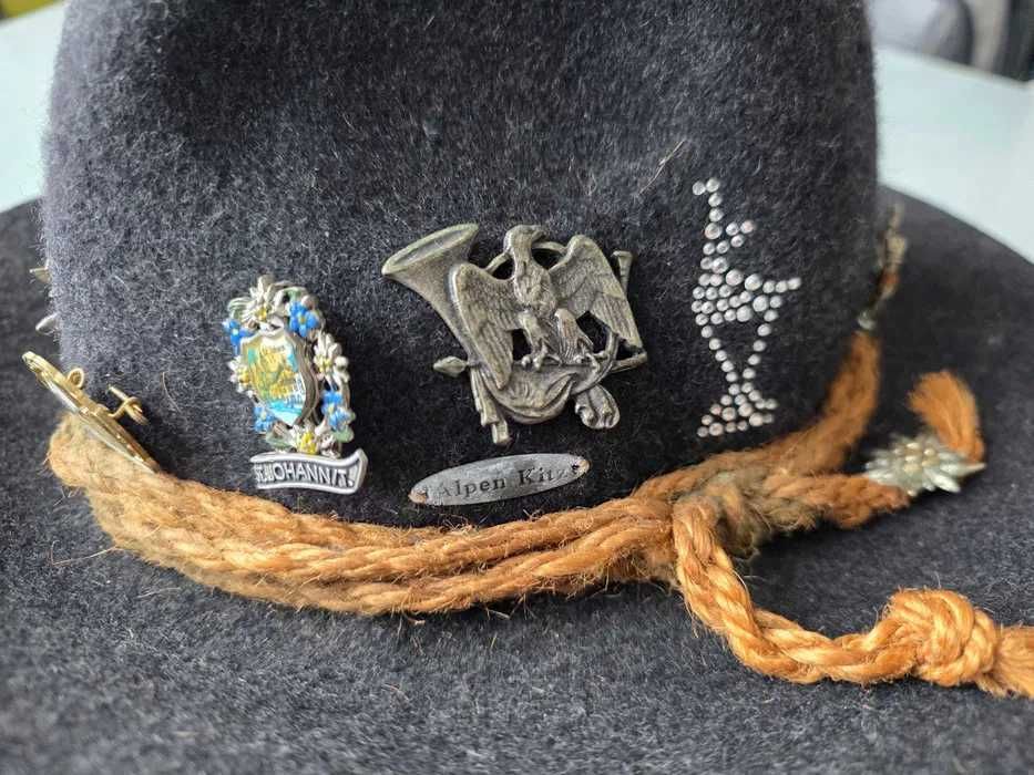Przepiękny oryginalny tyrolski kapelusz z Edelweiss, 17 pinsów n°2