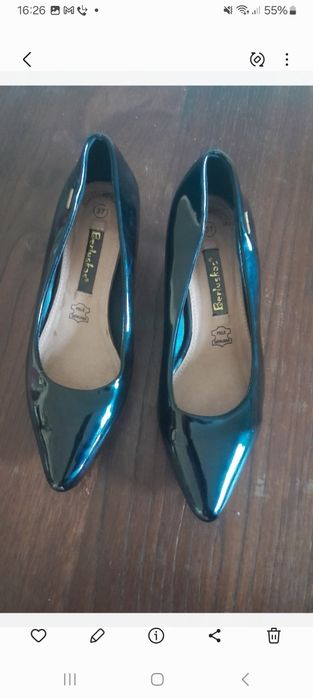Sapatos stiletes pretos verniz Berluskas