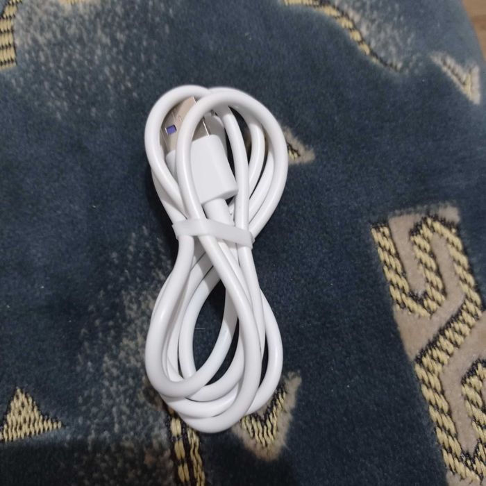 Разные зарядные шнуры