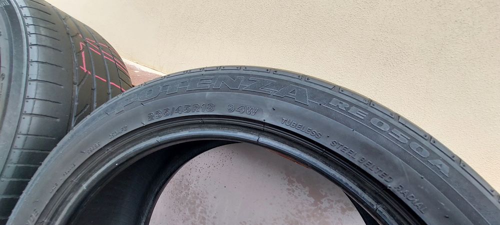 Продам шины 235/45/R18