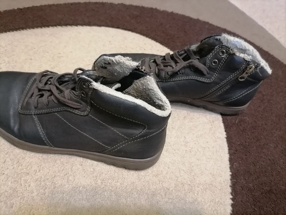 Buty męskie  brązowe.