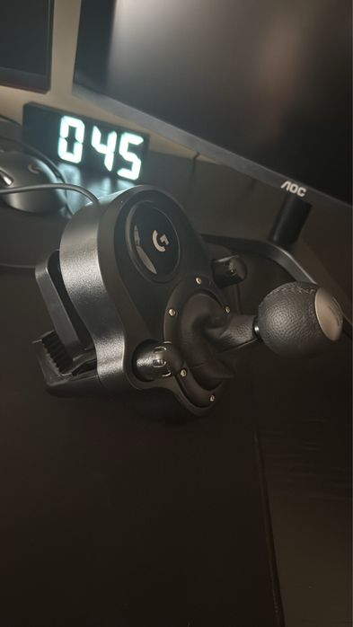 G29 Steering Wheel for PC/PS4, Unused Condition with Shifters64563869155330123