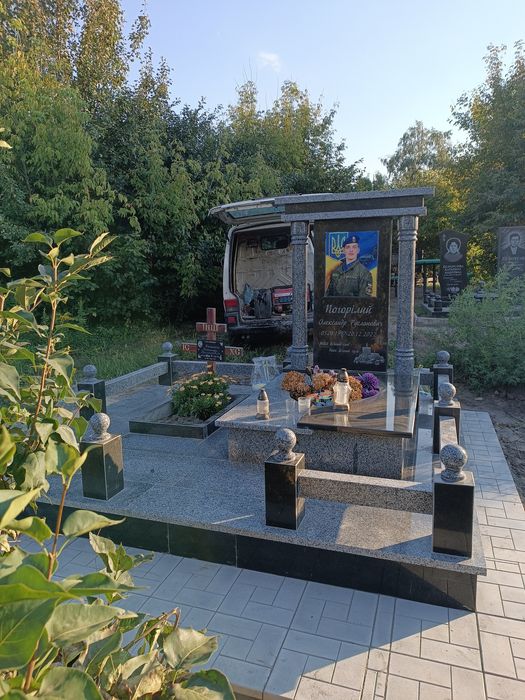 Памятники, гранитные ограды, цоколя