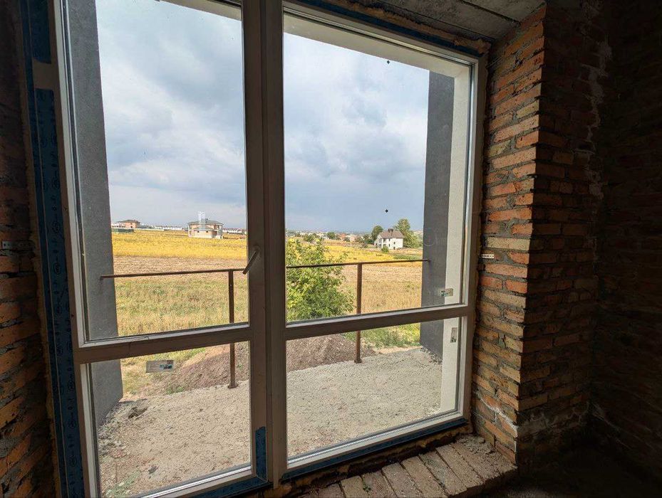 Продаж цегляного котеджу у Байківцях