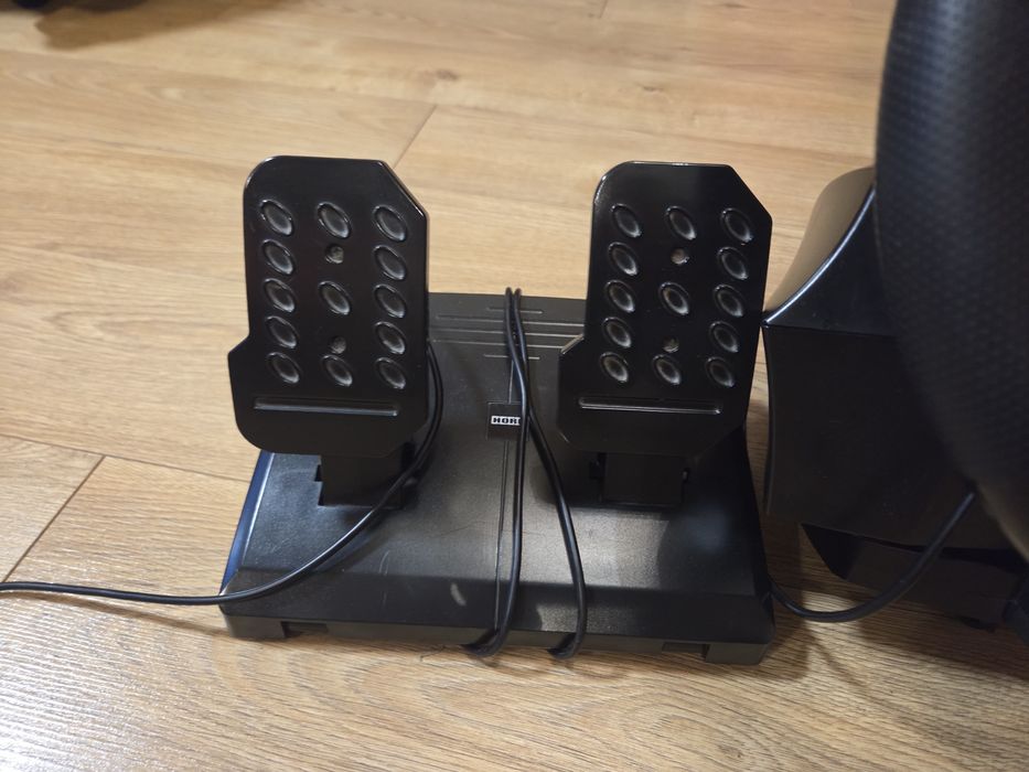 Kierownica RWA Hori Ps4 PC