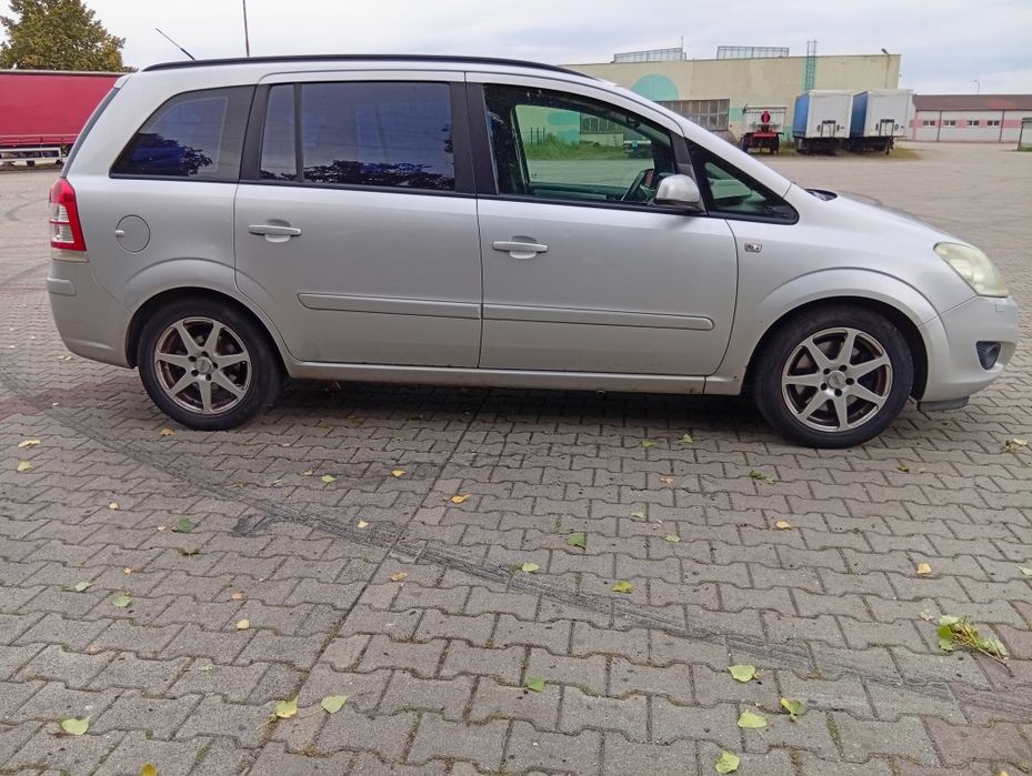 RATY Opel Zafira B, 2009, 1,7 CDTI, hak, klima, 7 miejsc, 2 kluczyki