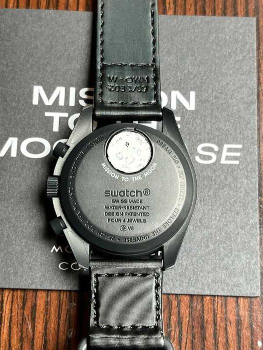 Swatch x Omega Bioceramic Moonswatch Mission To Moonphase Snoopy Black
