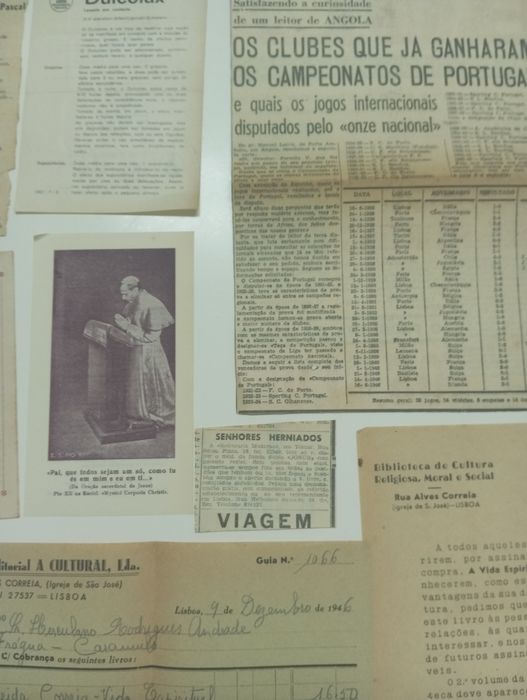 Documentos e recortes antigos