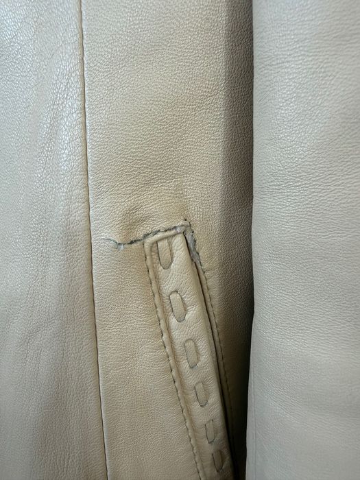 Skórzany płaszcz firmy Elegancja