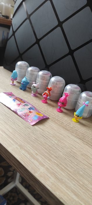 Киндер шар Чупа -чупс из серии тролли