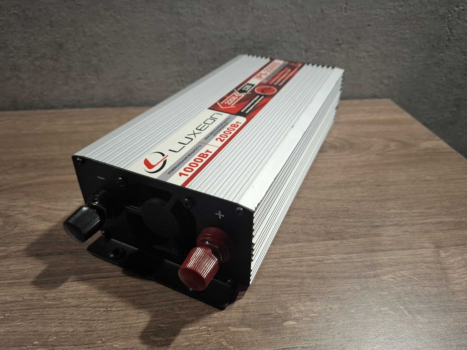 Продам інвертор напруги з постійної 12В на змінну 220В (1 кВт)