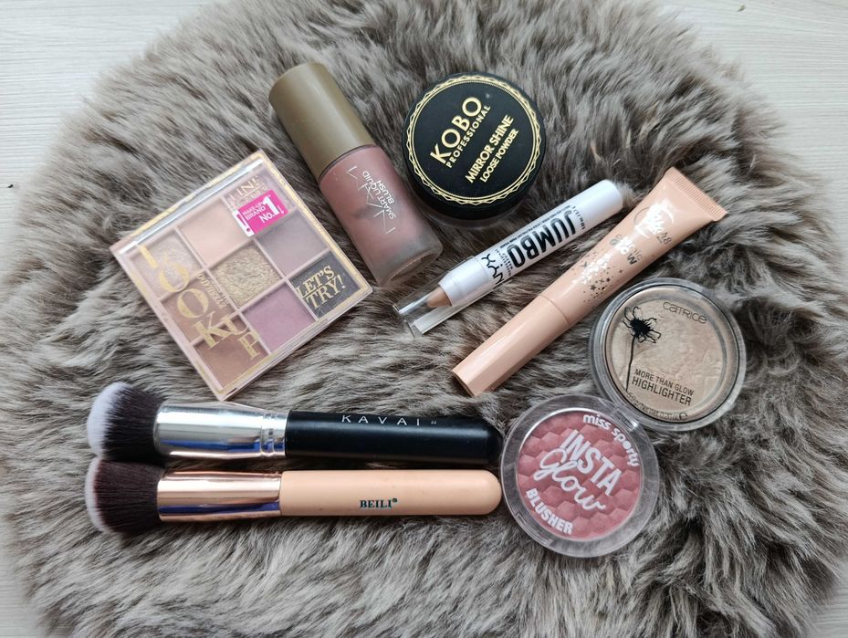 Zestaw kosmetyków do makijażu