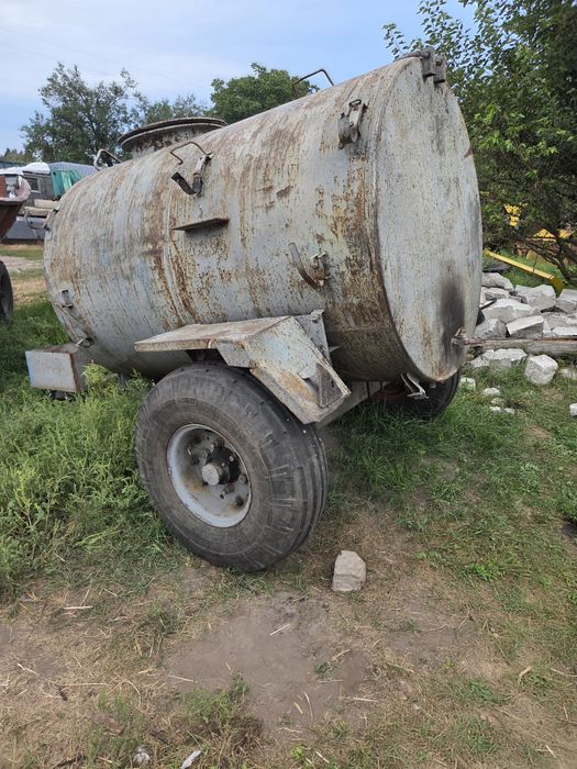 Бочка 3 куба під воду. Плюс мотопомпа