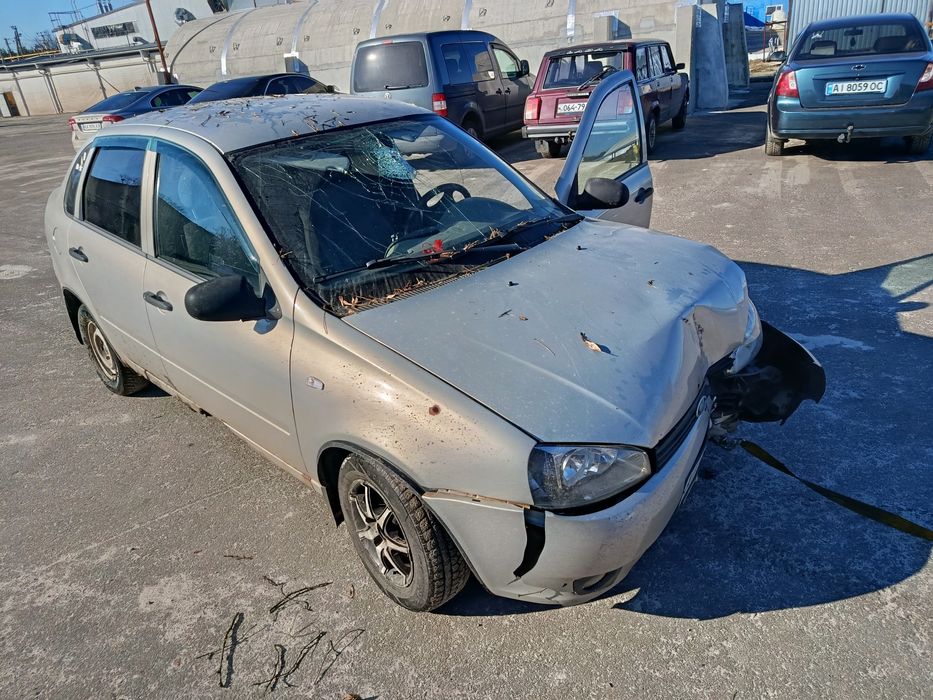 Лада Калина після дтп на запчастини