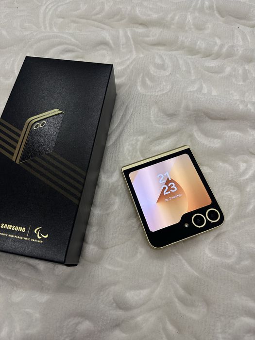 Телефон Samsung GALAXY Z Flip 6 (olympic)