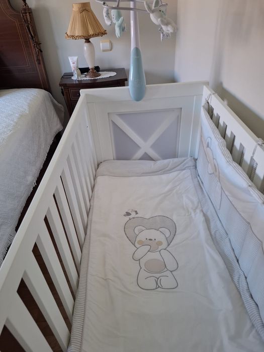Cama/ Berço El Corte madeira  estilo Ingles branco + colchao anti alergico