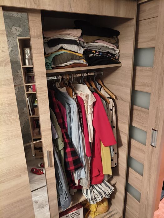 Szafa rozsuwana z lustrem